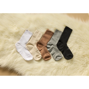 Chaussettes mi-mollet côtelées en tricot pour femme de qualité supérieure, avec design antidérapant breveté à 90 degrés, confortables pour un usage quotidien décontracté - Product Image 3
