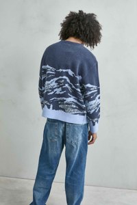 Maglione Oversize da Uomo con Grafica Invernale e Logo Frontale - Elegante Maglieria Blu - Product Image 4