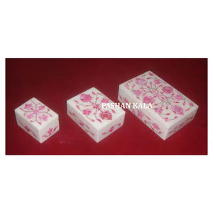 กล่องใส่เครื่องประดับรูปทรงสี่เหลี่ยมผืนผ้า ทำจากหินอ่อนสีขาวธรรมชาติ ประดับมุกสีชมพู ผลิตด้วยมือ - Product Image 1