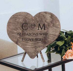 Marco de Fotos de Madera con Corazón Grabado de 12x10 Pulgadas, Moderno y Personalizado para Mensajes, Decoración Única para Bodas, San Valentín, Aniversarios y Hogar - Product Image 5