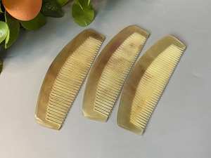 Peine de Cuerno de Vaca Auténtico Antiestático para Hombre, Diseño Náutico de Alta Calidad, Peine de Cuerno de Buey Pulido de Estilo Antiguo - Product Image 2
