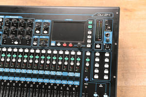 Consola de Mezclas Digital Allen & Heath Qu-24 de 24 Canales, Nueva y Auténtica, con 3 Años de Garantía - Product Image 2