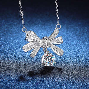 Deslumbrante Collar con Colgante de Lazo Elegante, Moissanita VVS de 1ct, Cadena de Eslabones Multicolor Estilo Hip Hop para Mujer, Plata de Ley 925 - Product Image 4