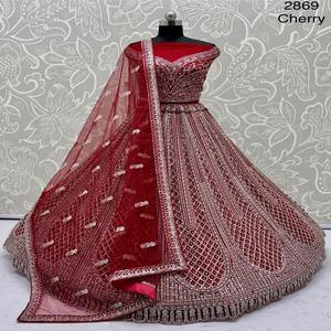 Derniers vêtements de créateur Filet lourd attrayant avec broderie de paillettes Fabricant Lehenga Choli d'Inde - Product Image 1