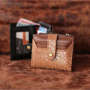 Porte-cartes élégant en cuir à motif animal Design artisanal de qualité supérieure Accessoire de mode sophistiqué intemporel d'Indonésie - Product Image 6