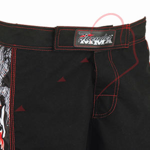 Shorts de sport de compression personnalisés avec logo, respirants, 100% polyester, taille élastique extensible, impression sublimée - Product Image 4