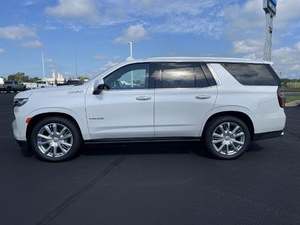 Chevrolet Tahoe High Country 4WD automatique 2023, neuf/occasion, avec sièges en cuir et toit ouvrant - Product Image 2