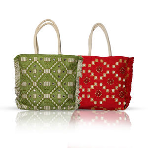 ¡Novedad de 2025! Bolso de mano de diseño único, bolso de mano de gran capacidad para compras y uso diario disponible a bajo precio - Product Image 1