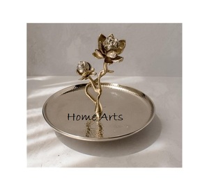 Base para Pastel de Aluminio con Cubierta Acrílica, Diseño Moderno, Forma Redonda, para Pasteles y Chocolates, con Cúpula, en Venta - Product Image 5