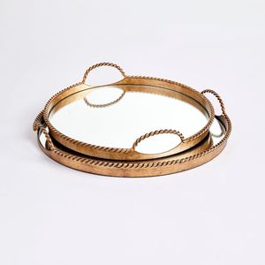 Grand plateau de service décoratif en laiton avec finition dorée, idéal pour les mariages et les réunions formelles. - Product Image 2