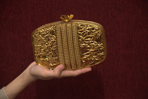 Handcrafted Mother of Pearl <b>Clutch</b> with Gold Mesh Frame Floral Metal Motif Pearl Tassel Luxury Evening <b>Wedding</b> <b>Bag</b> - Product Image 2