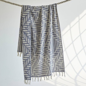 Serviette turque en tissu éponge jacquard, bleu marine, 36x66 pouces - Product Image 1