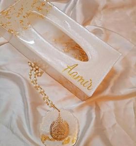 Boîte à mouchoirs en résine de qualité supérieure avec un beau design imprimé, parfaite pour la salle à manger et la chambre à coucher à vendre - Product Image 3