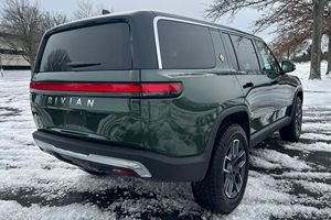 Vehículos Usados de Segunda Mano 2023 Rlvian R1S Listos para Enviar - Product Image 3