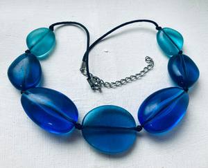 Collier de perles de résine conçu sur mesure pour les femmes bijoux de mode indiens Style tendance pour la fête et le mariage Croix Europe - Product Image 2