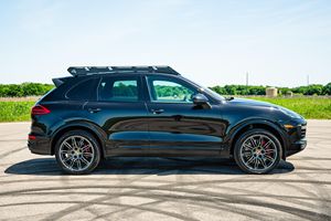 Porsche Cayenne Turbo propre, modèle 2018 - Product Image 5