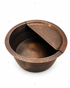 Bol de pédicure de luxe en cuivre martelé antique avec repose-pieds, design portable et confortable pour salon professionnel, hôtel, spa - Product Image 1