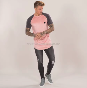 T-shirt pour homme en tissu suédé, coupe ajustée, col rond, manches courtes raglan, respirant, ourlet incurvé, pour cet été - Product Image 2