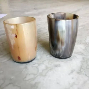 Corne à boire en agate courte en corne naturelle de qualité export, design antique, fabriquée à la main, pour bar, en provenance d'Inde. - Product Image 2