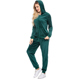 Survêtement en velours vert taille Lus personnalisé pour femmes survêtement de jogging deux pièces pour vêtements d'extérieur d'hiver - Product Image 2