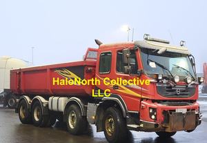 Camion lourd d'occasion Volvo FMX 500 Tipper 8X4 de 2010, transmission automatique, moteur diesel, conduite à gauche, Euro 5, benne basculante, grue de chargement - Product Image 2