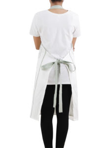 Tablier luxueux en coton imprimé floral sans manches avec bretelles réglables et poche avant pour la maison, les hôtels ou la cuisine - Product Image 5