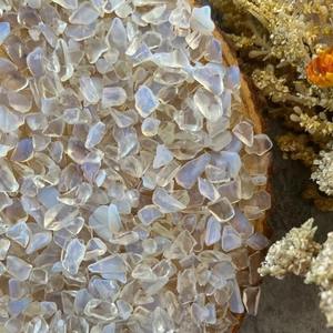 Pierres semi-précieuses de haute qualité, gravier de cristal de pierre naturelle, pierres roulées, éclats de pierres précieuses, opale blanche, par des consignants indiens - Product Image 4