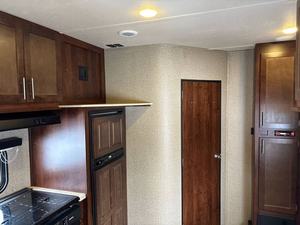 F-o-r-e-s-t R-i-v-e-r Vengeance 25V Usado del 2017 - Product Image 5