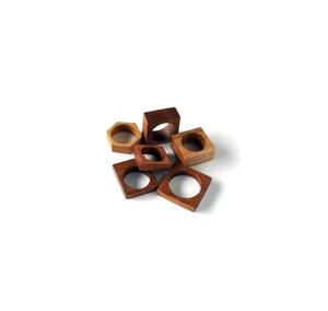 Servilleteros de madera clásicos para una estética de decoración atemporal que aporta ricas texturas de madera a mesas modernas o tradicionales - Product Image 6