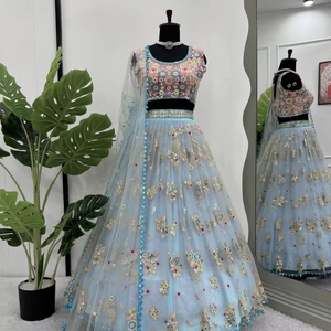 Heavy Designer Party Wear Red de mariposa Hilo pesado con trabajo de bordado de secuencia Lehenga Choli con trabajo de corte de cuatro lados Dupatta - Product Image 1