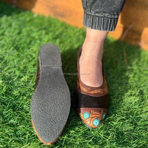 Nouvelle arrivée véritable fait à la main en cuir de vachette véritable usiné Western femmes sandale élégant artisanat Vintage bout fermé chaussure en cuir - Product Image 6