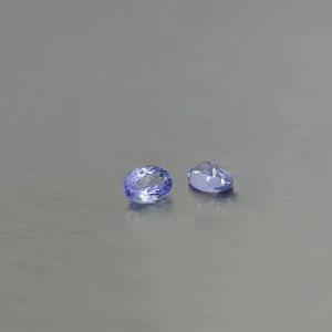 พลอยแทนซาไนต์สีน้ำเงินธรรมชาติ ทรงรี 3x4 มม. เปลี่ยนสีได้ สะอาดตา รับรองโดยผู้เชี่ยวชาญ สำหรับทำเครื่องประดับ - Product Image 1