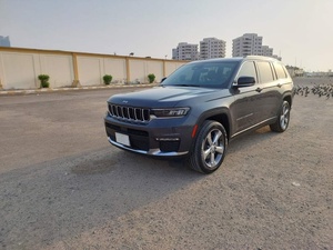 Grand Cherokee SUV V6 Diésel AWD 2021 Usado con Asientos de Cuero, Control de Crucero Adaptativo, Volante a la Izquierda, Neumáticos R16, Interior Claro - Product Image 3