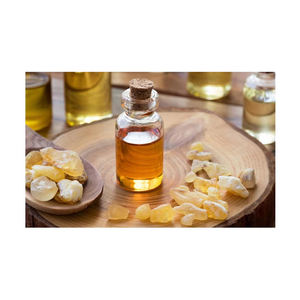 Aceite esencial de incienso orgánico de Venta caliente como materia prima para la piel del cuerpo de cosméticos - Product Image 1
