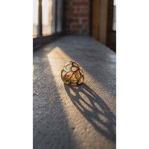 Anello Moderno Urban Cutout Placcato Oro 18K con Intarsio di Gemme, Impermeabile, Regolabile, alla Moda per Feste - Product Image 2