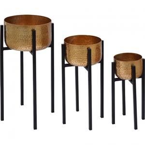 Nouveaux pots à fleurs en acier avec finition en poudre noire et supports en finition dorée, design exclusif, pour une utilisation au sol dans le jardin à la maison - Product Image 4