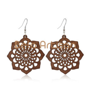 Pendientes de madera de mandala al por mayor, pendientes ligeros hechos a mano para minoristas y exportadores - Product Image 4