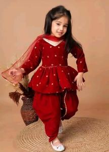 Velours exclusif avec des paillettes Work Kids Kurti Pant et Dupatta Fabricant et fournisseur de l'Inde au taux le plus bas - Product Image 2