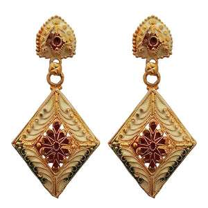 Kriaa Pendientes Colgantes Finos Maroon Meenakari Chapado en Oro Modelo 1311761 - Product Image 1