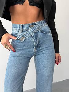 Vaqueros acampanados de mezclilla lavado claro para mujer, cintura media, corte regular, con cinturón y abertura frontal, estilo High Street - Product Image 5