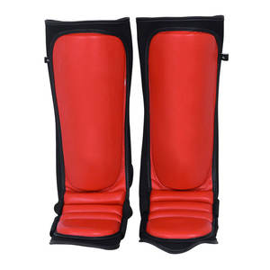 Protège-tibias à toucher doux et structure stable avec coussin équilibré et conception sécurisée - Product Image 1