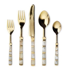 Ensemble de couverts de qualité supérieure en PVD poli or manche en nacre couverts ensemble de vaisselle cuillère fourchette couteau vaisselle à manger - Product Image 3