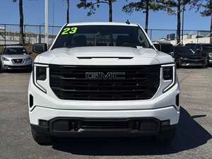 GM_C Sierra 1500 Elevation 2023 Usada en Buen Estado - Product Image 2