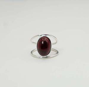925 argent sterling massif mois de janvier grenat de pierre de naissance avec réglage de lunette forme ovale pierre précieuse double bande anneau - Product Image 1