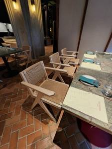 Silla de Comedor Moderna Julie Hecha de Madera de Teca Sólida de Buena Calidad y Tejido de Cuerda de Ratán para Uso en Interiores y Exteriores - Product Image 6