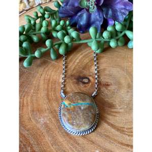 Collar de Moda Elouise Kee con Turquesa Boulder y Plata de Ley - Product Image 1