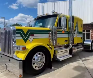 Camion semi-remorque Peterbilt 589 Sleeper prêt à être expédié, modèle 2020-2022 - 72 pouces, boîte manuelle 18 vitesses, toit plat, occasion, avec garantie - Product Image 2