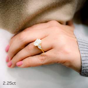 Anillo de diamante de moissanita de corte brillante ovalado y pera de oro blanco de simulación de lujo, 2,25 quilates para mujer, anillos de compromiso de boda - Product Image 4