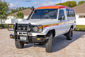 ÉDITION CLASSIQUE 1997 LANDCRUISERS HZJ75 TROOPY 4X4 - Product Image 2
