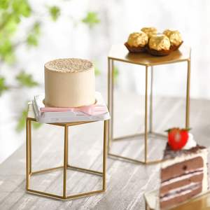 Juego de Soportes para Tartas de Metal Refinado y Ecológico con Opciones Personalizables para Bodas y Restaurantes, Ofrece Decoración de Alta Gama al Mejor Precio - Product Image 5